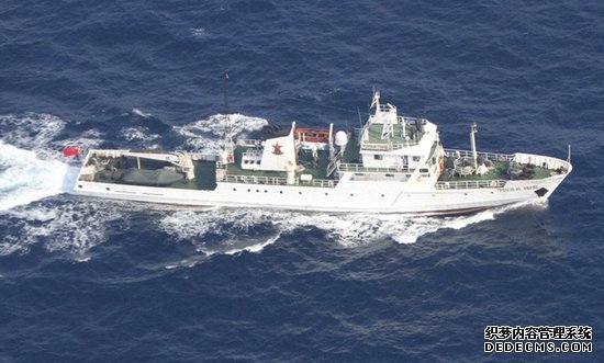 我国12艘公务船同时在钓鱼岛海域巡航执法